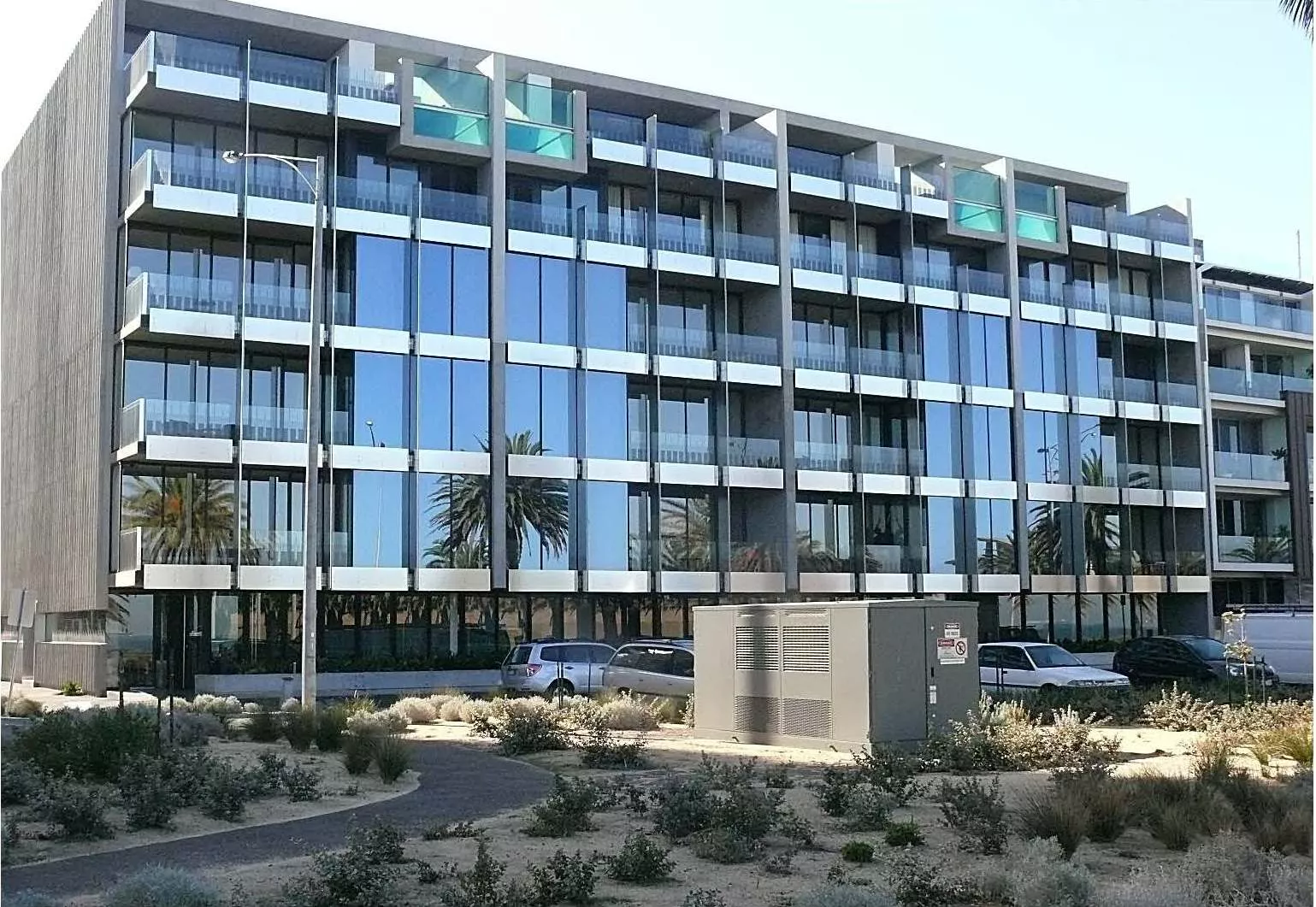 AUSTRALIAN PENINSULA BUILDING